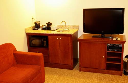 Imagen de la habitación del Hotel Travelodge Suites by Wyndham Regina / Eastgate Bay. Foto 10