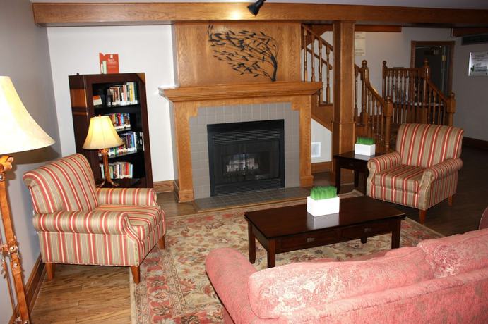 Imagen de los interiores del Hotel Travelodge Suites by Wyndham Regina / Eastgate Bay. Foto 15