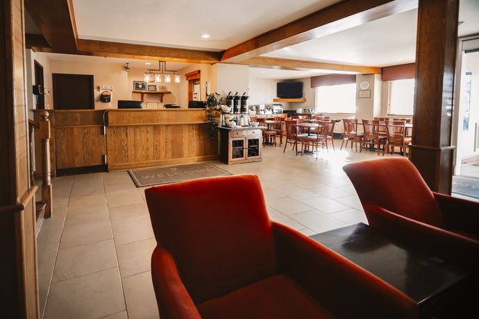 Imagen de los interiores del Hotel Travelodge Suites by Wyndham Regina / Eastgate Bay. Foto 17