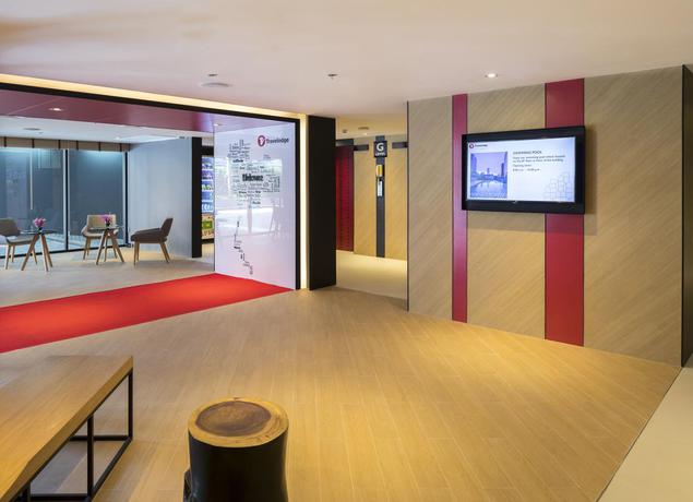 Imagen de los interiores del Hotel Travelodge Sukhumvit 11. Foto 15