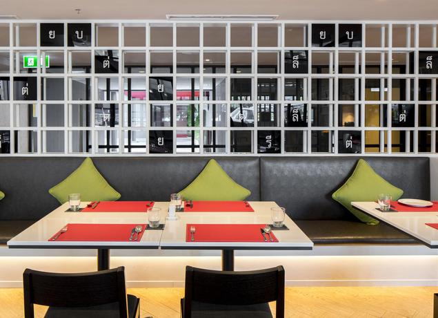 Imagen del bar/restaurante del Hotel Travelodge Sukhumvit 11. Foto 2