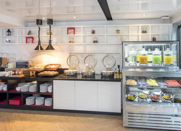 Imagen del bar/restaurante del Hotel Travelodge Sukhumvit 11. Foto 5