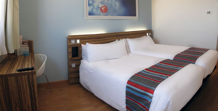Imagen de la habitación del Hotel Travelodge Valencia Aeropuerto. Foto 5