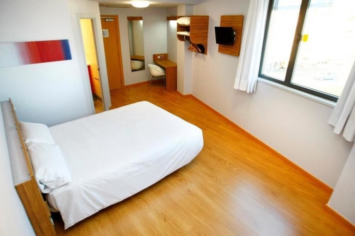Imagen de la habitación del Hotel Travelodge Valencia Aeropuerto. Foto 7