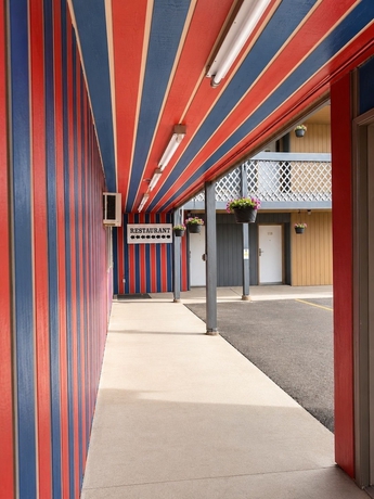 Imagen de los interiores del Hotel Travelodge by Wyndam Chetwynd. Foto 16