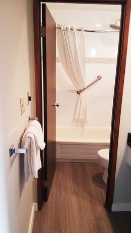 Imagen de la habitación del Hotel Travelodge by Wyndham Abbotsford Bakerview. Foto 8