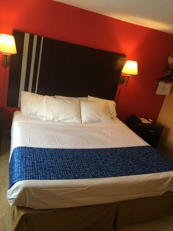 Imagen de la habitación del Hotel Travelodge by Wyndham Bay Shore Long Island. Foto 6