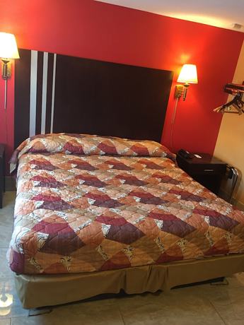 Imagen de la habitación del Hotel Travelodge by Wyndham Bay Shore Long Island. Foto 7