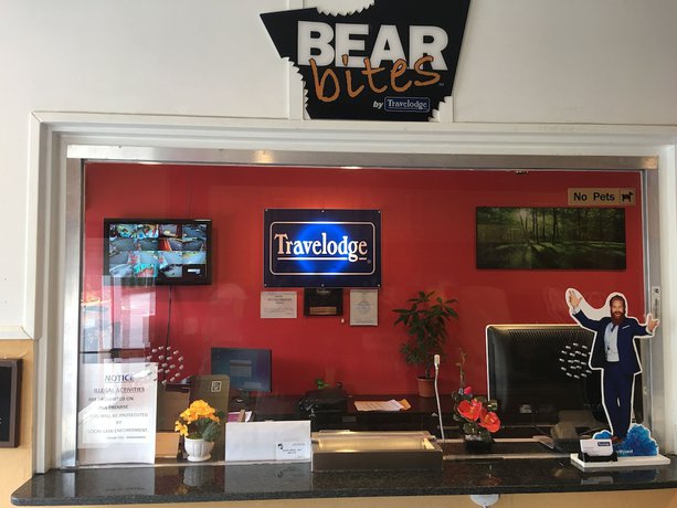 Imagen de los interiores del Hotel Travelodge by Wyndham Bay Shore Long Island. Foto 19