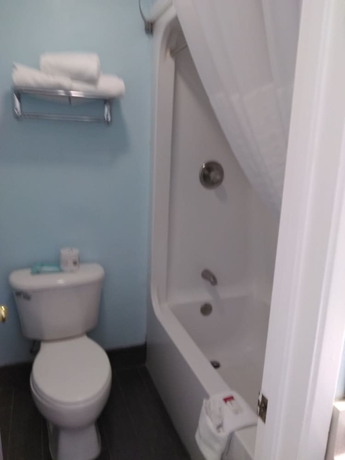 Imagen de la habitación del Hotel Travelodge by Wyndham Bishop. Foto 5