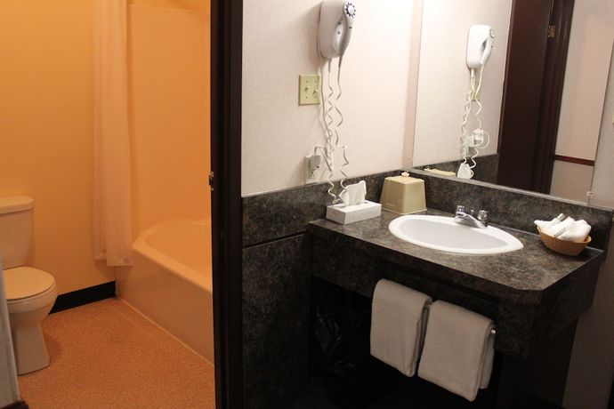 Imagen de la habitación del Hotel Travelodge by Wyndham Brandon. Foto 3