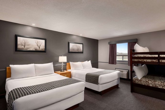 Imagen de la habitación del Hotel Travelodge by Wyndham Brandon. Foto 6