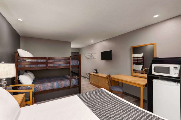 Imagen de la habitación del Hotel Travelodge by Wyndham Brandon. Foto 11