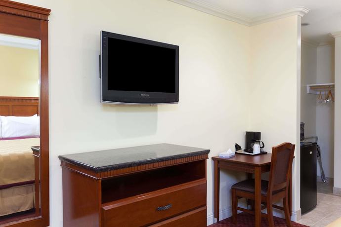 Imagen de la habitación del Hotel Travelodge by Wyndham Brea. Foto 13