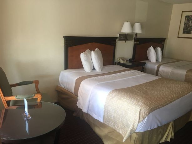 Imagen de la habitación del Hotel Travelodge by Wyndham Buena Park. Foto 10