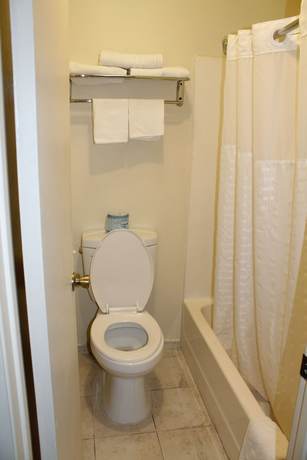 Imagen de la habitación del Hotel Travelodge by Wyndham Buena Park. Foto 12