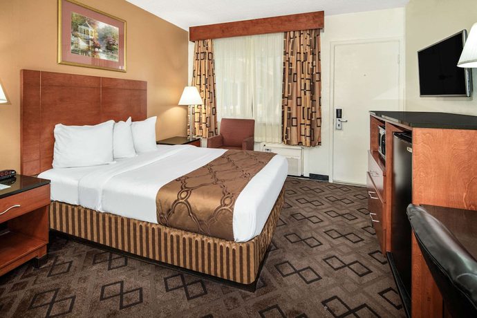 Imagen de la habitación del Hotel Travelodge by Wyndham Burbank-Glendale. Foto 6