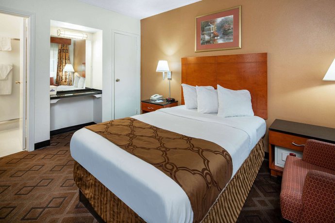 Imagen de la habitación del Hotel Travelodge by Wyndham Burbank-Glendale. Foto 7