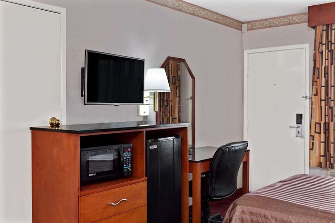 Imagen de la habitación del Hotel Travelodge by Wyndham Burbank-Glendale. Foto 8