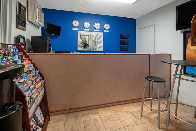 Imagen de los interiores del Hotel Travelodge by Wyndham Burbank-Glendale. Foto 19