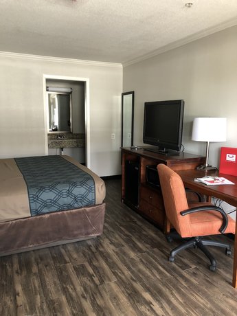 Imagen de la habitación del Hotel Travelodge by Wyndham Canton/Livonia Area, MI. Foto 8