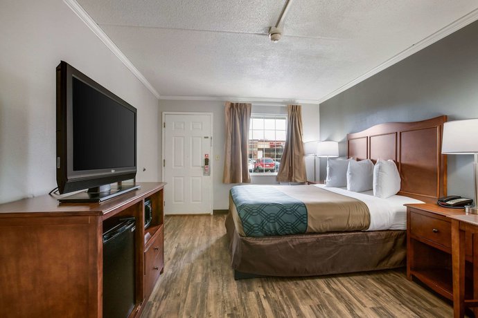 Imagen de la habitación del Hotel Travelodge by Wyndham Canton/Livonia Area, MI. Foto 12