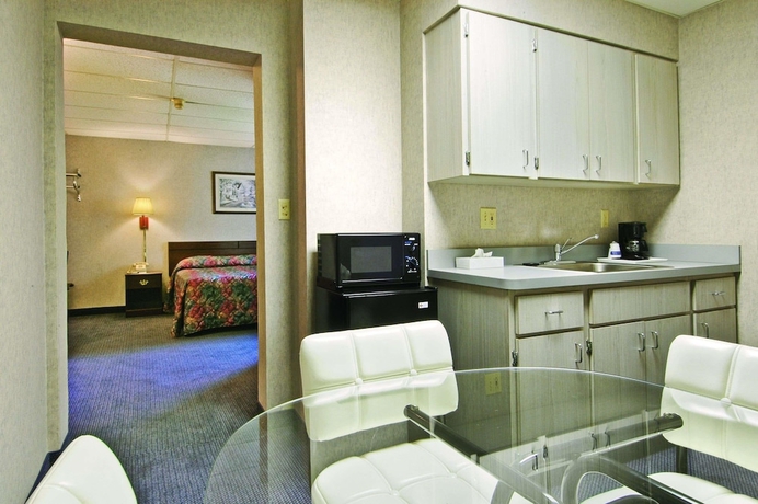 Imagen de la habitación del Hotel Travelodge by Wyndham Cleveland Lakewood. Foto 4