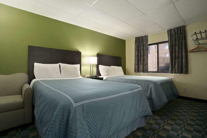 Imagen de la habitación del Hotel Travelodge by Wyndham Cleveland Lakewood. Foto 6