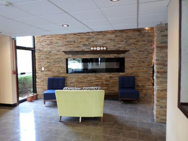 Imagen de los interiores del Hotel Travelodge by Wyndham Cleveland Lakewood. Foto 19