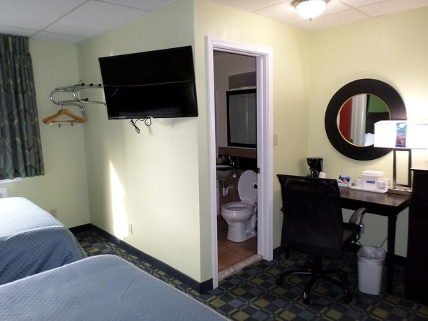 Imagen de la habitación del Hotel Travelodge by Wyndham Cleveland Lakewood. Foto 11