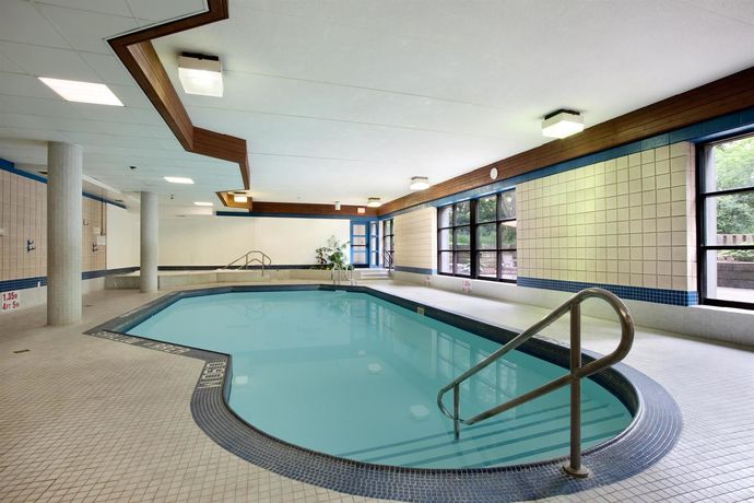 Imagen de los interiores del Hotel Travelodge by Wyndham Downtown Barrie. Foto 9