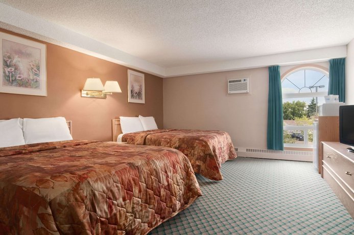Imagen de la habitación del Hotel Travelodge by Wyndham Edmonton Airport. Foto 4
