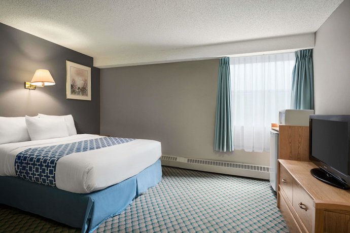 Imagen de la habitación del Hotel Travelodge by Wyndham Edmonton Airport. Foto 6