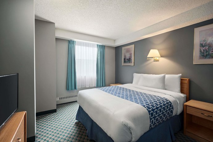 Imagen de la habitación del Hotel Travelodge by Wyndham Edmonton Airport. Foto 7