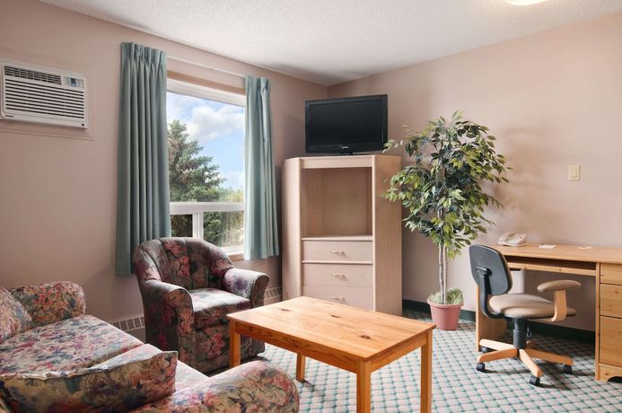 Imagen de la habitación del Hotel Travelodge by Wyndham Edmonton Airport. Foto 10