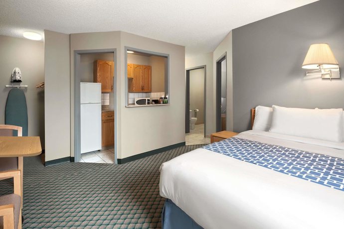 Imagen de la habitación del Hotel Travelodge by Wyndham Edmonton Airport. Foto 13
