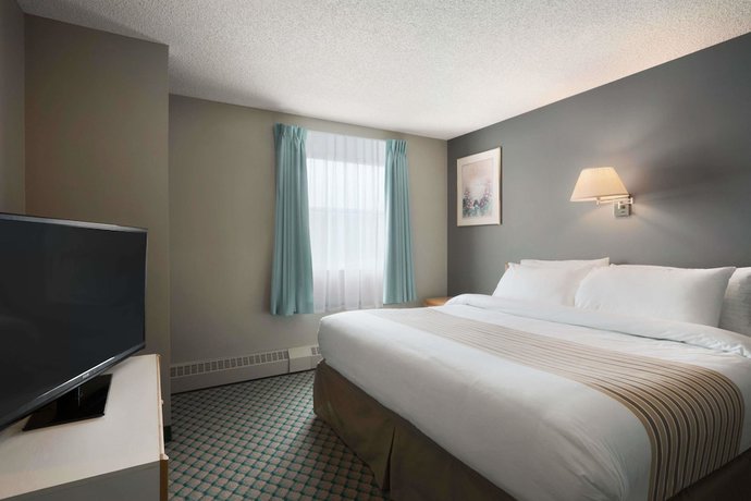 Imagen de la habitación del Hotel Travelodge by Wyndham Edmonton Airport. Foto 14