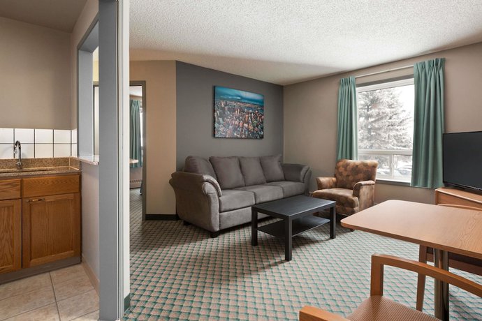 Imagen de la habitación del Hotel Travelodge by Wyndham Edmonton Airport. Foto 16