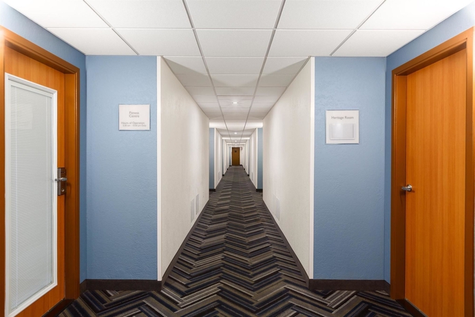 Imagen de los interiores del Hotel Travelodge by Wyndham Edmonton West. Foto 9