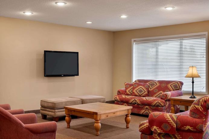 Imagen de los interiores del Hotel Travelodge by Wyndham Edson. Foto 15