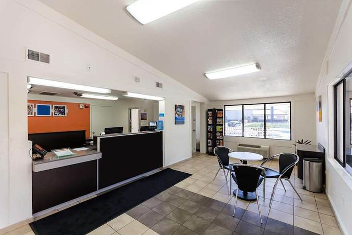 Imagen de los interiores del Hotel Travelodge by Wyndham Essington / Philadelphia Airport. Foto 20