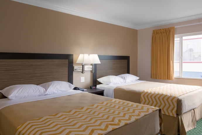 Imagen de la habitación del Hotel Travelodge by Wyndham Eureka. Foto 9