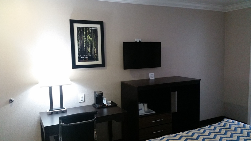 Imagen de la habitación del Hotel Travelodge by Wyndham Eureka. Foto 16