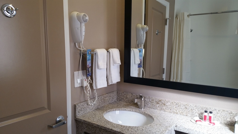 Imagen de la habitación del Hotel Travelodge by Wyndham Eureka. Foto 17