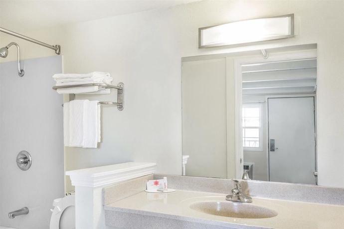 Imagen de la habitación del Hotel Travelodge by Wyndham Fairfield/Napa Valley. Foto 11