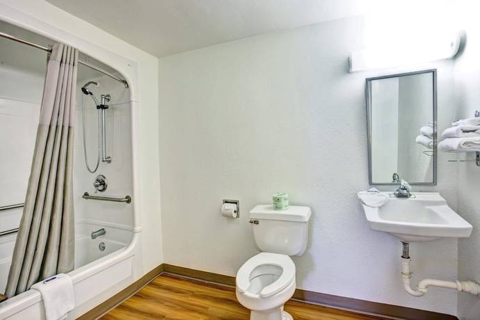 Imagen de la habitación del Hotel Travelodge by Wyndham Fayetteville. Foto 12