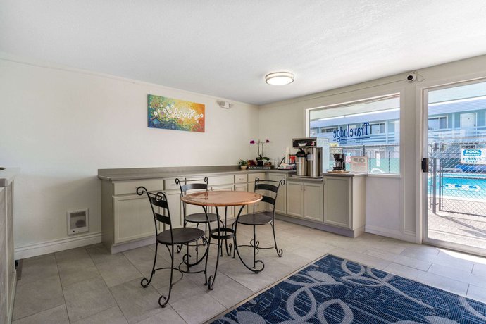 Imagen de los interiores del Hotel Travelodge by Wyndham Florence. Foto 20