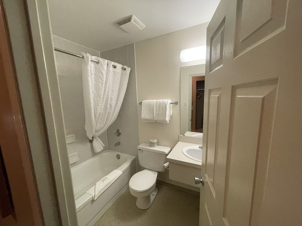 Imagen de la habitación del Hotel Travelodge by Wyndham Fort St John. Foto 17