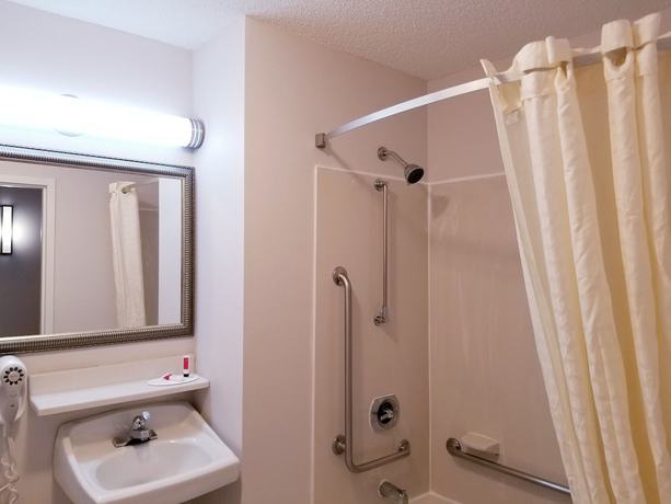 Imagen de la habitación del Hotel Travelodge by Wyndham Fort Wayne North. Foto 4