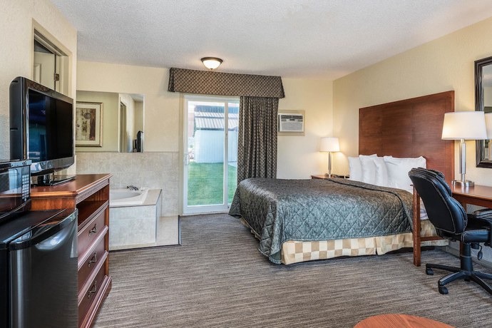 Imagen de la habitación del Hotel Travelodge by Wyndham Gananoque. Foto 10